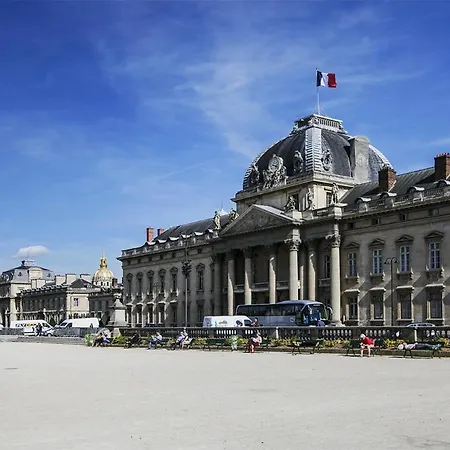 Eiffel Tower Royal Apartment Paris Exterior foto