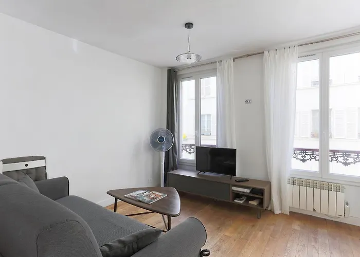 Eiffel Tower Royal Apartment