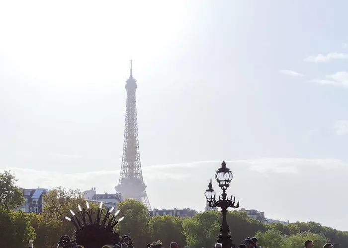 Eiffel Tower Royal Apartment